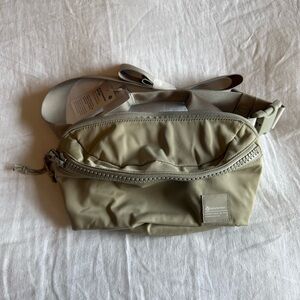 NWT lululemon All Day Essentials Belt Bag